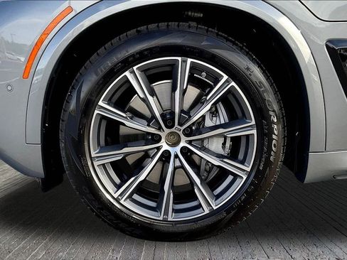 Used 2025 BMW X5 xDrive50e w/ M Sport Package AWD/4WD image 33