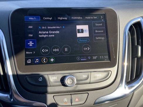 Used 2024 Chevrolet Equinox LT image 40