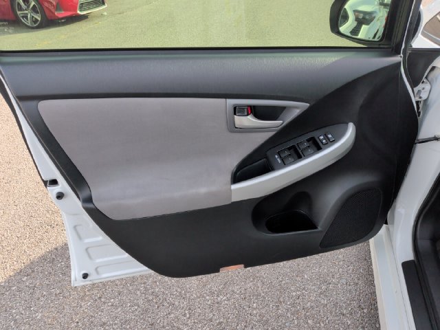 Used 2014 Toyota Prius Three w/ Solar Roof Package FWD image 10
