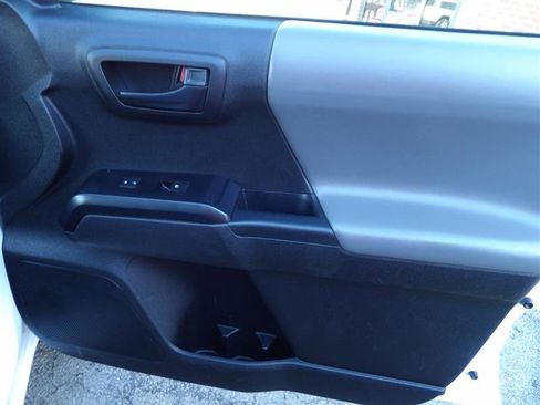 Used 2021 Toyota Tacoma 2WD Access Cab image 15
