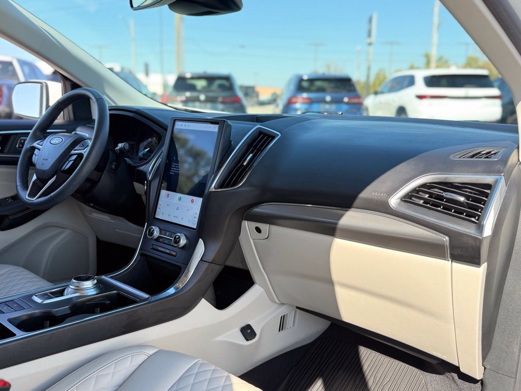 Used 2024 Ford Edge Titanium AWD/4WD image 12