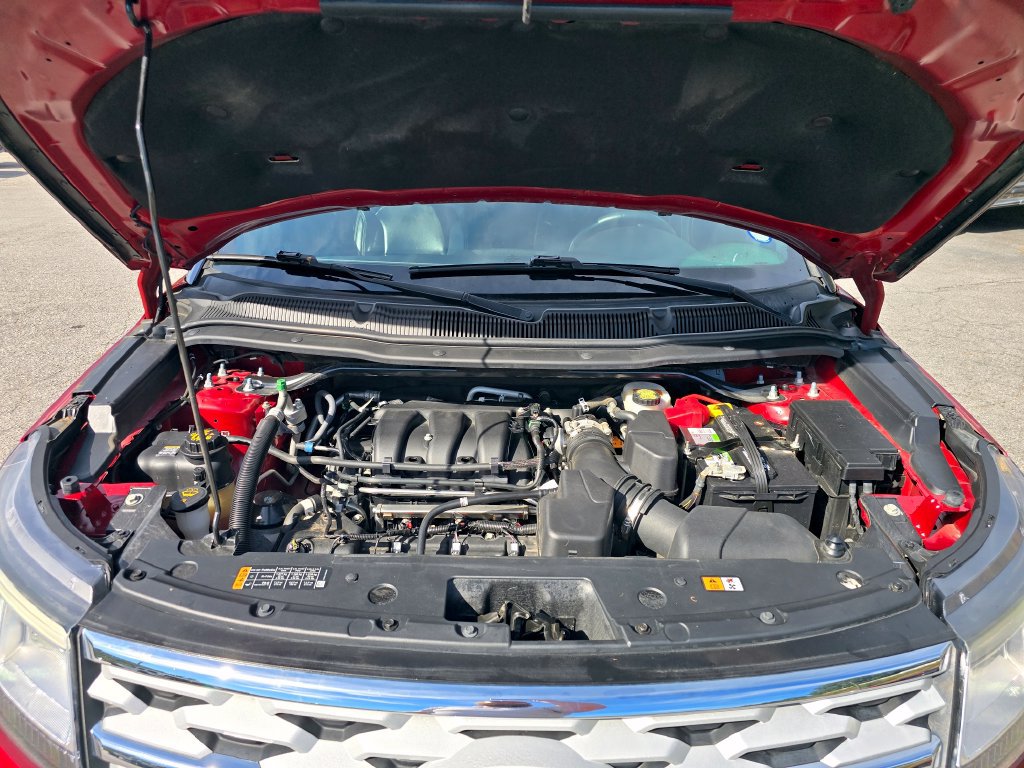 Used 2019 Ford Explorer XLT w/ Equipment Group 202A FWD image 22