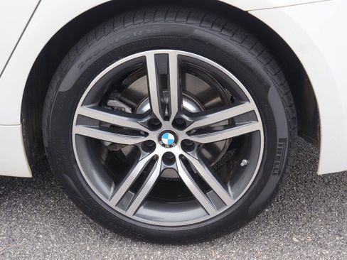 Used 2023 BMW 530i w/ Convenience Package RWD image 38