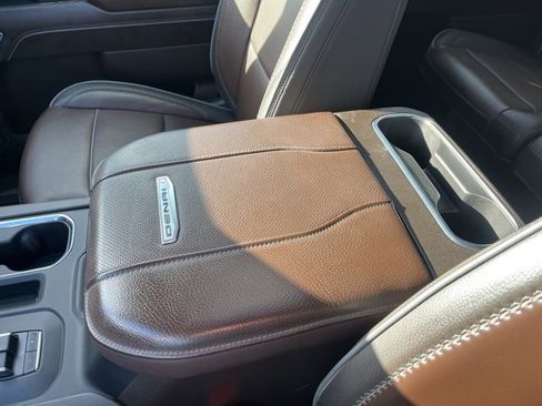 Used 2024 GMC Sierra 3500 Denali image 32