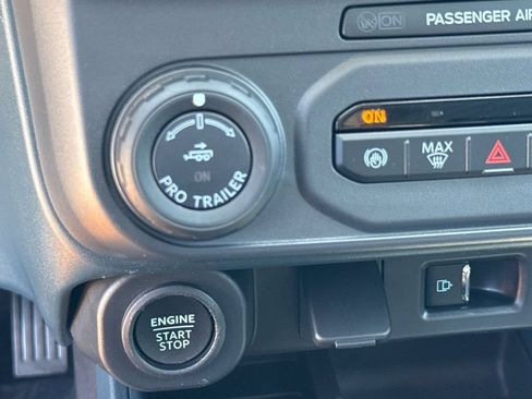 Certified 2025 Ford Maverick Lobo AWD/4WD image 28