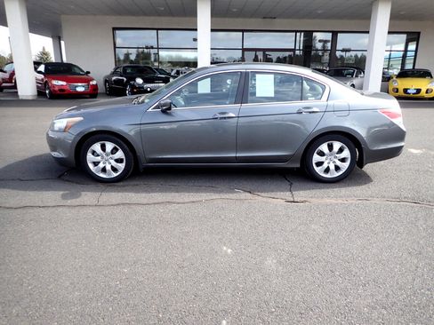 Used 2010 Honda Accord EX image 2