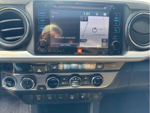 Used 2016 Toyota Tacoma Limited w/ Towing Package AWD/4WD image 14
