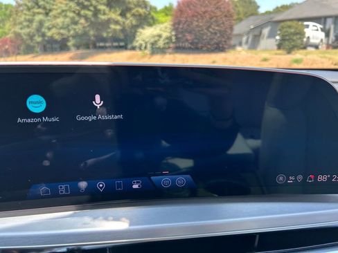Used 2025 Cadillac Lyriq Sport RWD image 29