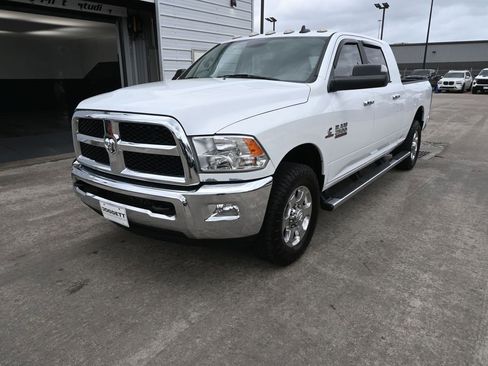 Used 2018 RAM 2500 SLT w/ Luxury Group image 34