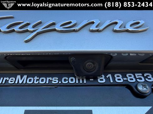 Used 2021 Porsche Cayenne AWD/4WD image 10