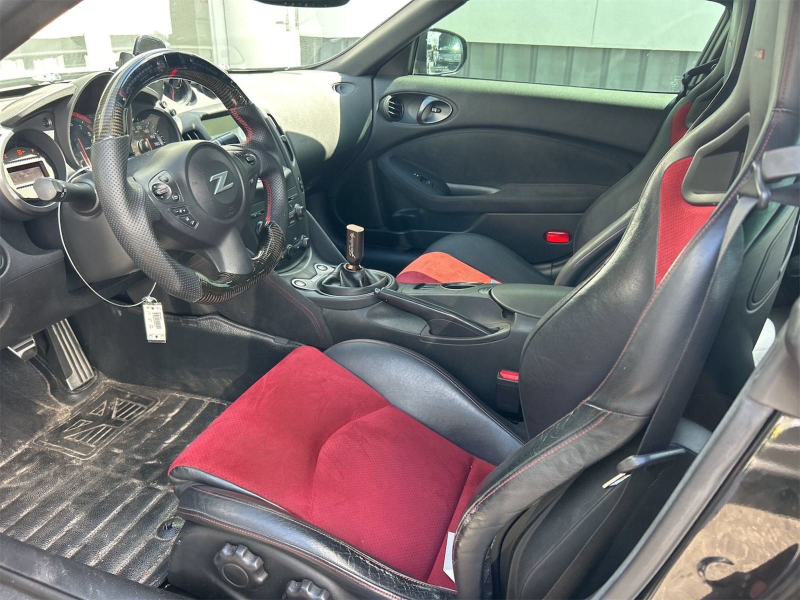 Used 2016 Nissan 370Z NISMO RWD image 7