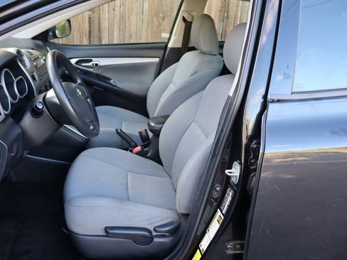 Used 2010 Toyota Matrix image 19