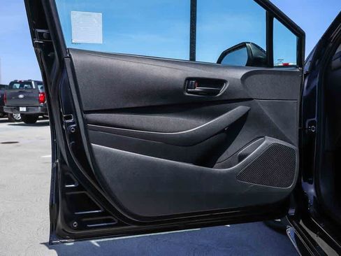 Used 2025 Toyota Corolla LE FWD image 21