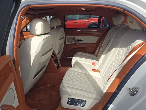 Used 2018 Bentley Flying Spur V8 AWD/4WD image 7