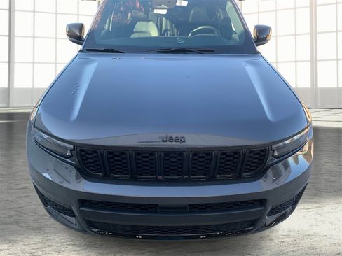 Used 2025 Jeep Grand Cherokee L Altitude image 22