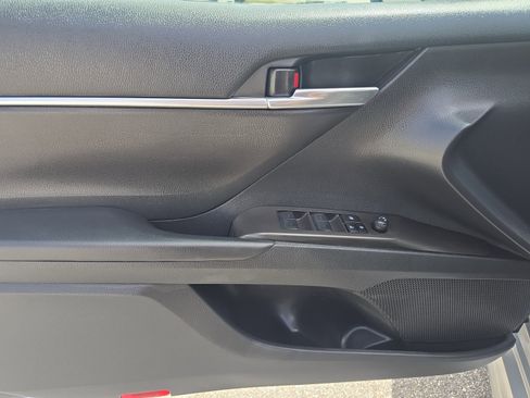 Used 2023 Toyota Camry SE image 18