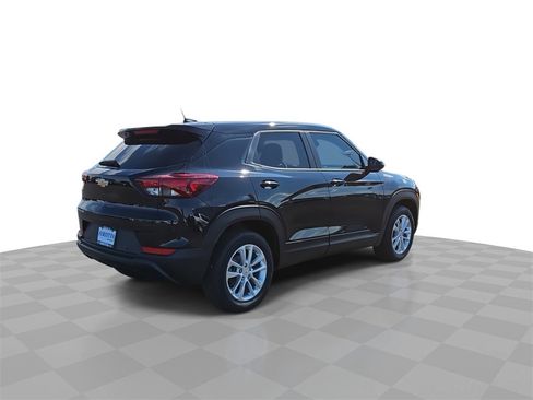 Used 2026 Chevrolet TrailBlazer LS w/ LS Convenience Package image 8