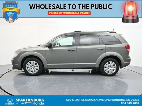 Used 2019 Dodge Journey SE image 9