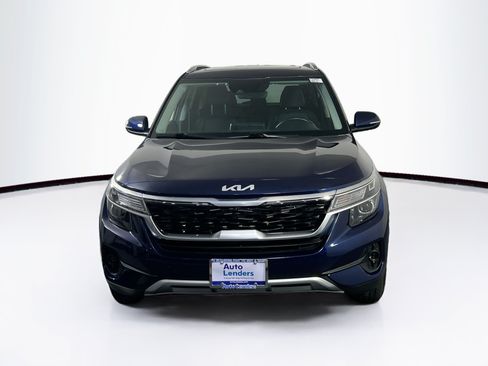 Used 2023 Kia Seltos EX AWD/4WD image 2