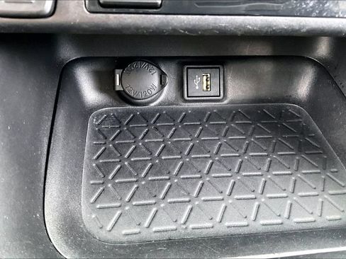 Used 2023 Toyota RAV4 XLE Premium image 15