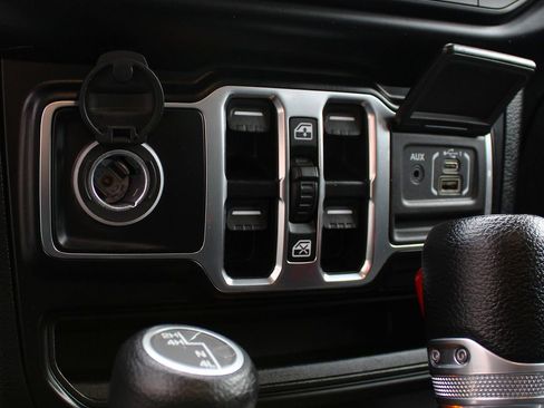 Used 2022 Jeep Wrangler Unlimited Sport image 28