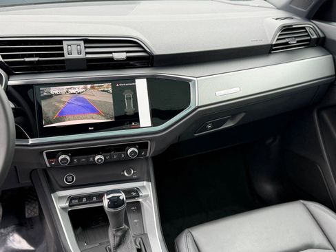 New 2025 Audi Q3 2.0T Premium image 29