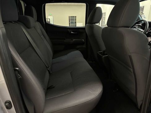 Used 2016 Toyota Tacoma TRD Off-Road AWD/4WD image 24