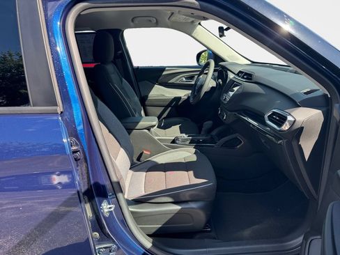 Used 2023 Chevrolet TrailBlazer LT FWD image 19