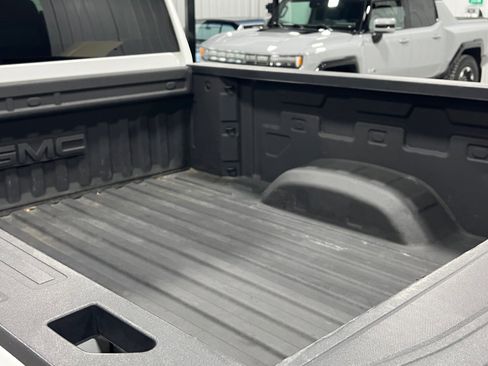 Certified 2022 GMC Sierra 2500 SLE w/ SLE Convenience Package image 4