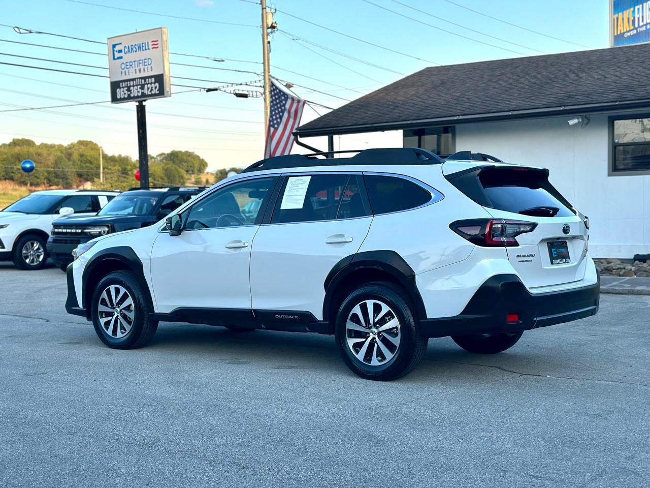 Used 2025 Subaru Outback Premium AWD/4WD image 6