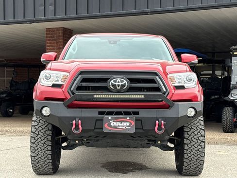Used 2022 Toyota Tacoma SR5 w/ Technology Package image 2