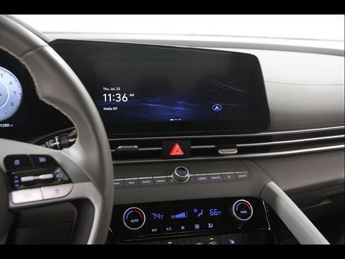Certified 2023 Hyundai Elantra SEL w/ Convenience Package FWD image 9