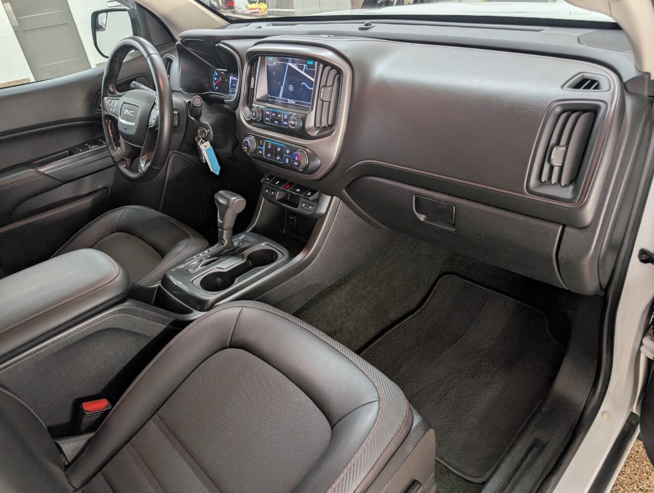 Used 2017 GMC Canyon SLE w/ All Terrain Package AWD/4WD image 20