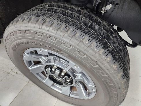 Used 2023 Ford F250 Lariat w/ Sport Appearance Package image 3