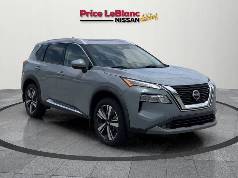 Used 2021 Nissan Rogue SL image 1