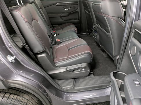 Certified 2025 Honda Pilot Black Edition image 26