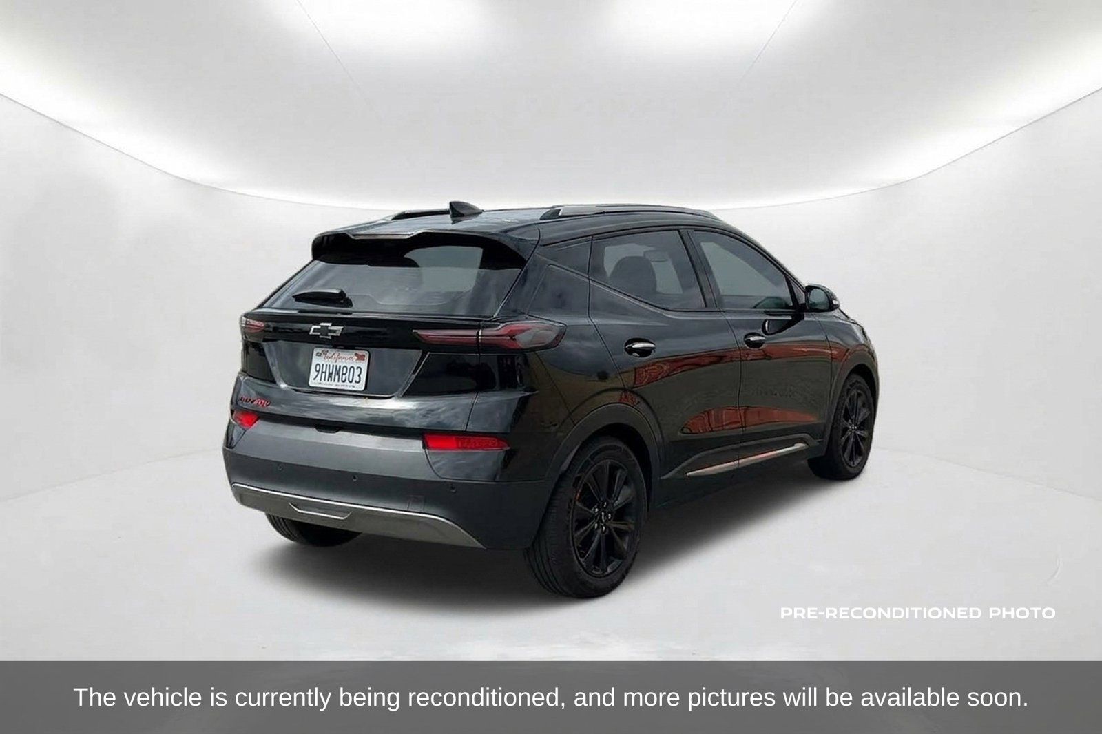 Used 2023 Chevrolet Bolt EUV Premier w/ Redline Edition FWD image 6