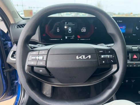 Used 2025 Kia K4 LXS image 15