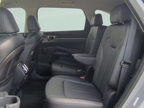 Used 2022 Kia Sorento EX FWD image 10