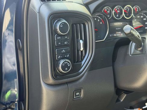 Used 2022 Chevrolet Silverado 1500 Custom w/ LPO, Dark Essentials Package image 17