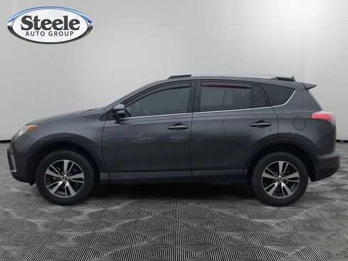 Used 2018 Toyota RAV4 XLE image 2