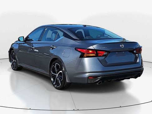 Used 2024 Nissan Altima 2.5 SR w/ SR Premium Package image 7