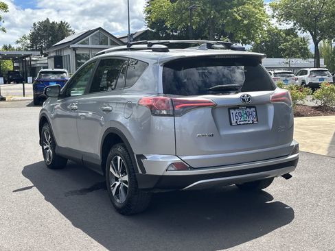 Used 2016 Toyota RAV4 XLE AWD/4WD image 3
