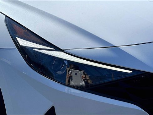 Used 2023 Hyundai Elantra SEL w/ Cargo Package image 31