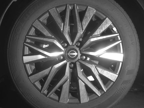 Used 2025 Nissan Altima 2.5 SV FWD image 12