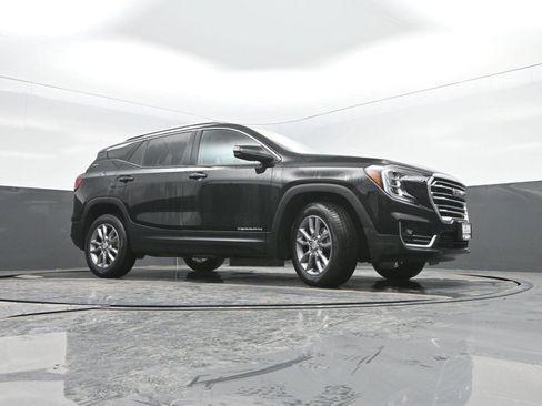 Used 2024 GMC Terrain SLT image 37