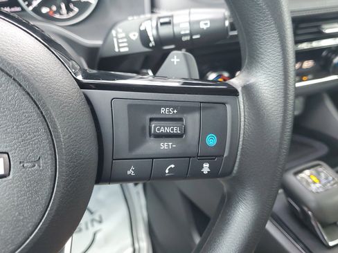 Used 2022 Nissan Rogue SV image 23