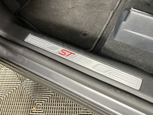 Used 2025 Ford Explorer ST-Line image 18