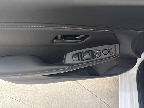 Used 2025 Nissan Sentra S FWD image 32