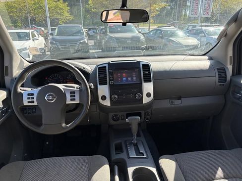Used 2019 Nissan Frontier SV image 8